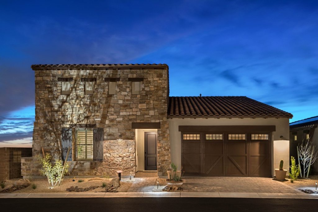 Double car garage SteelHouse Woodview W16 16'x8' with Optional Deco Hardware and Painted Finish